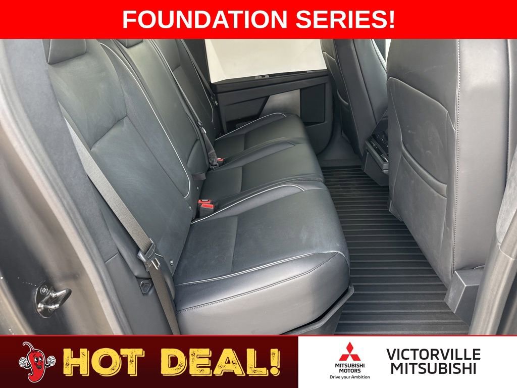 Used 2024 Tesla Cybertruck AWD Crew Cab image 29