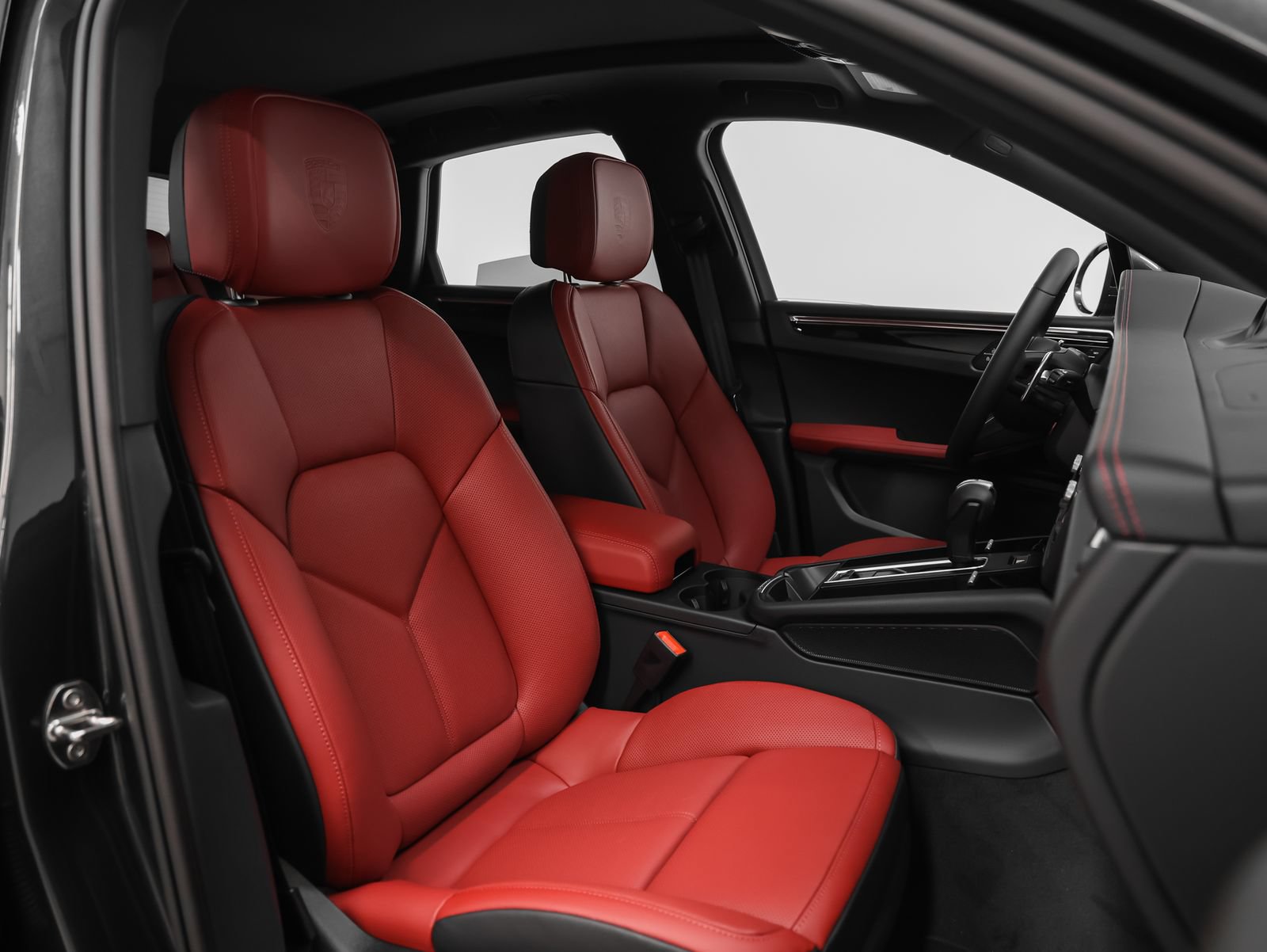 Certified 2026 Porsche Macan AWD/4WD image 23