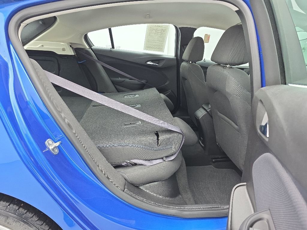 Used 2017 Chevrolet Cruze LT w/ Convenience Package FWD image 41