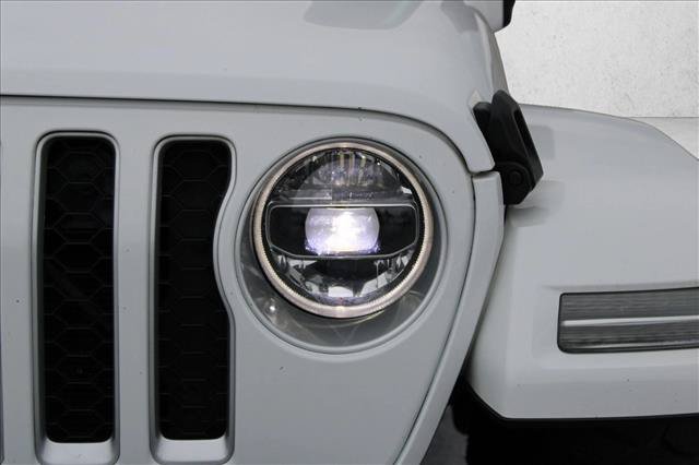 Used 2021 Jeep Wrangler Unlimited Sahara AWD/4WD image 4