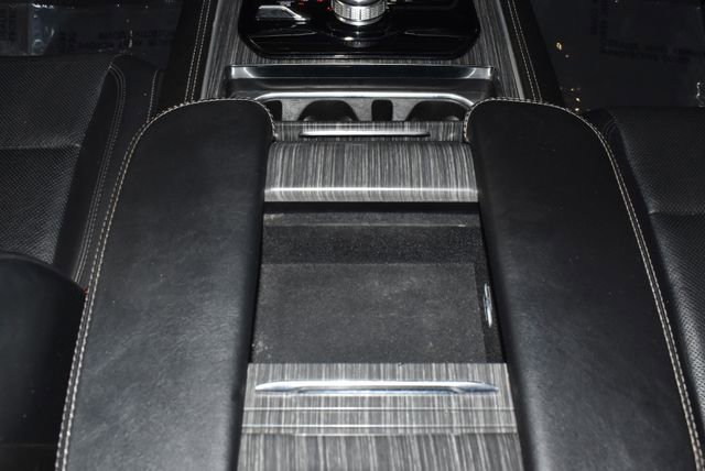 Certified 2024 Jeep Wagoneer L Series II w/ Flexible Seating Group image 23