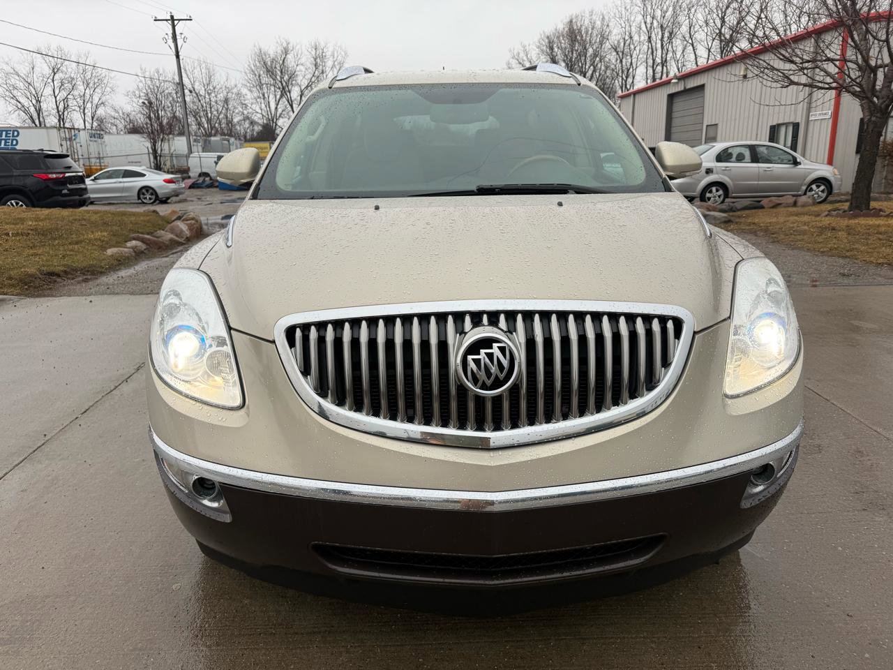 Used 2010 Buick Enclave CX w/ Driver Confidence Package FWD image 2