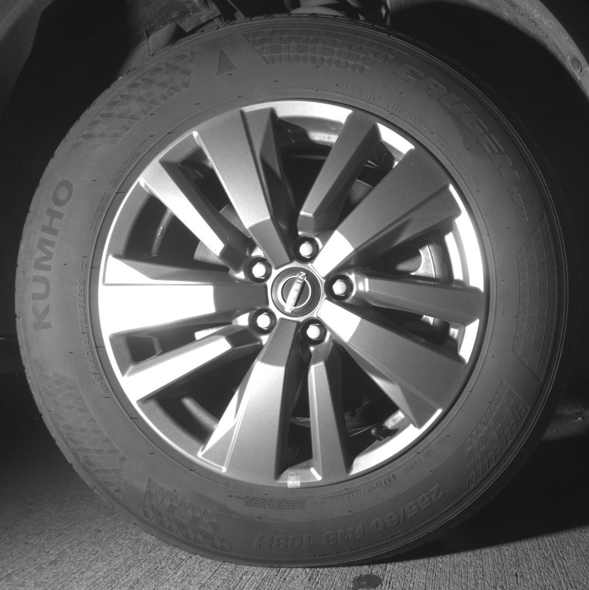 Used 2025 Nissan Pathfinder SV FWD image 12