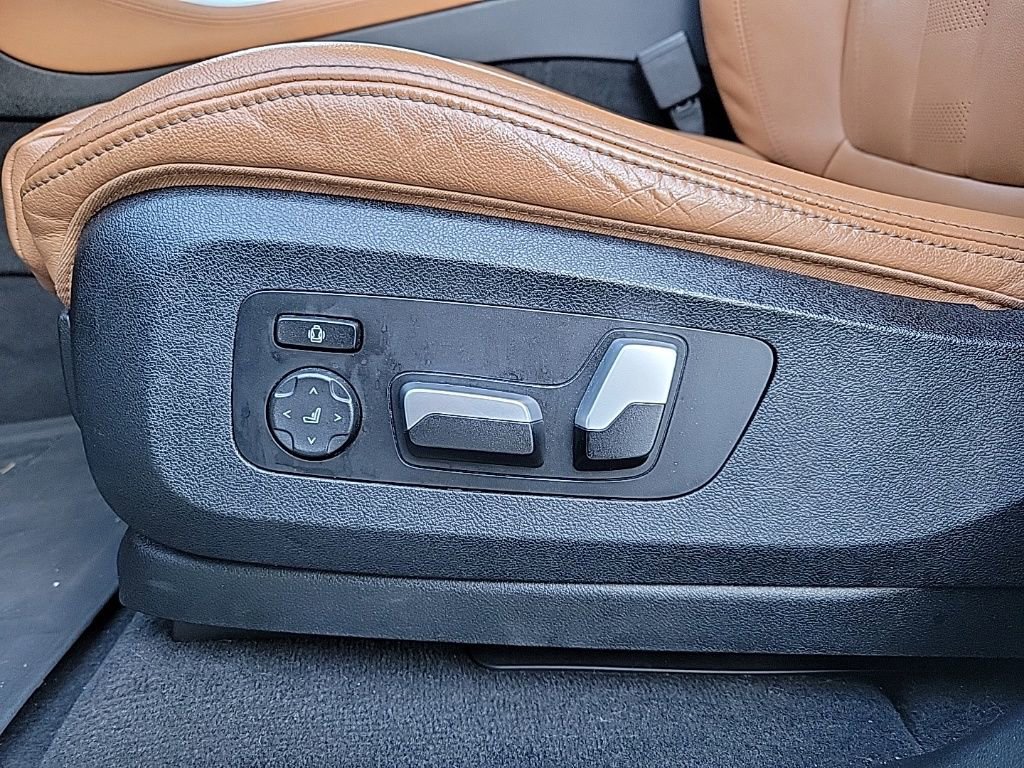 Used 2022 BMW X5 xDrive40i w/ M Sport Package image 11