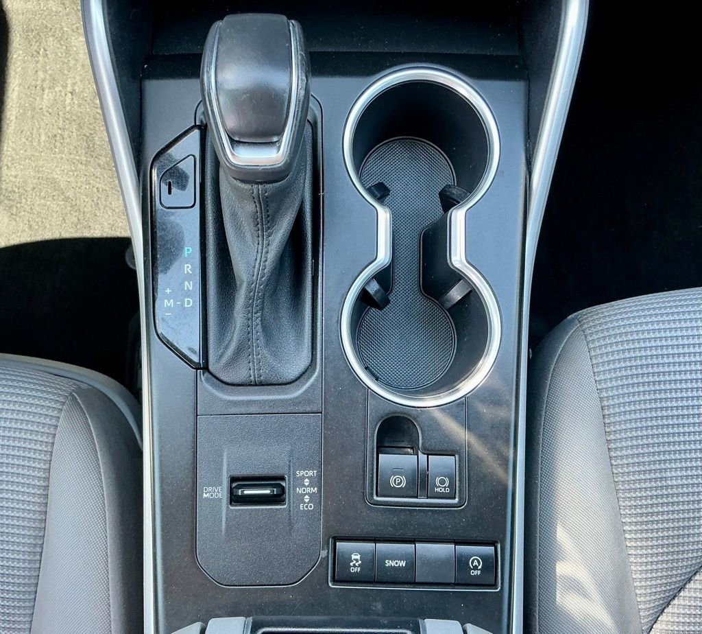 Used 2021 Toyota Highlander LE image 36