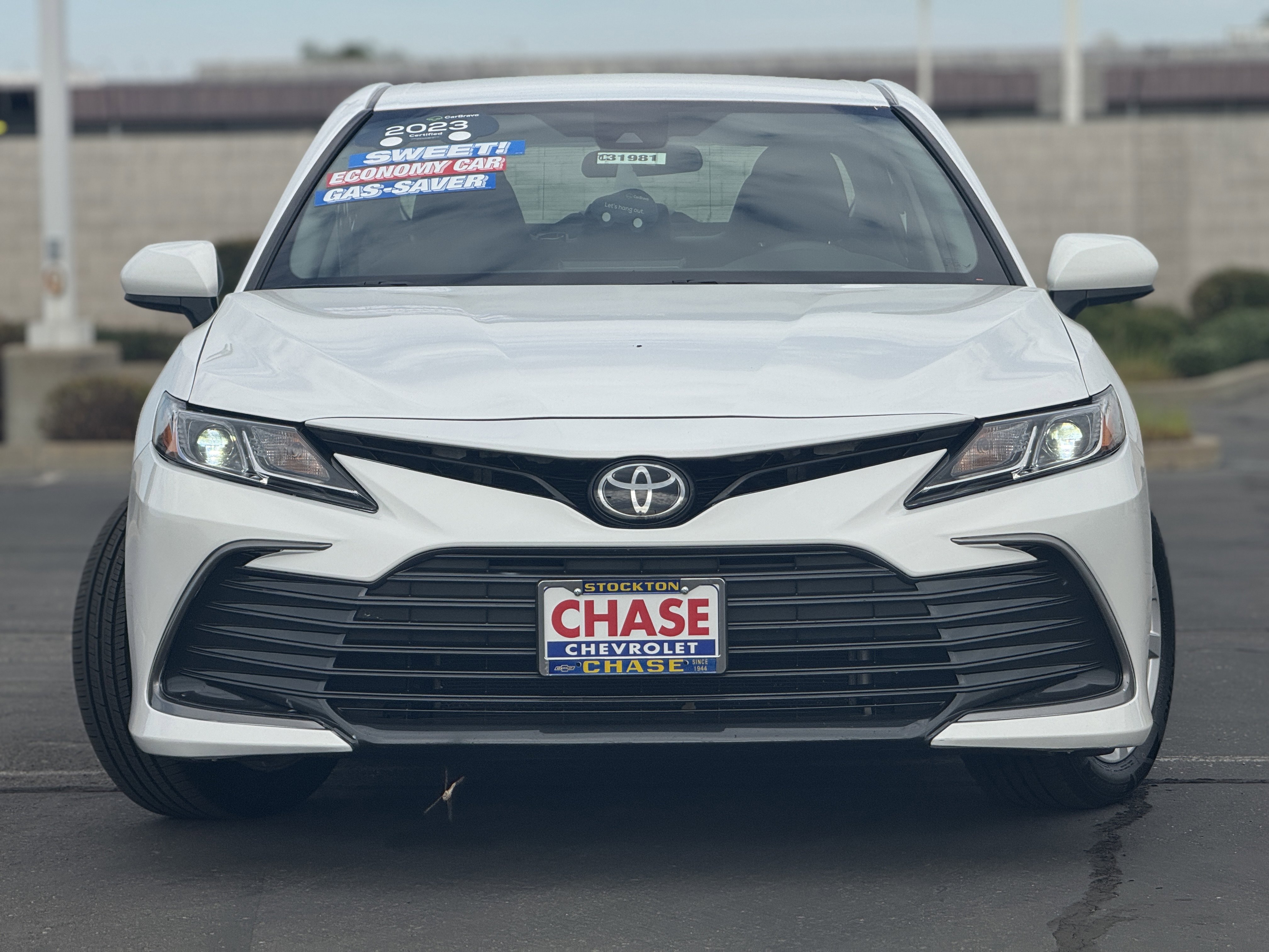 Used 2023 Toyota Camry LE image 2