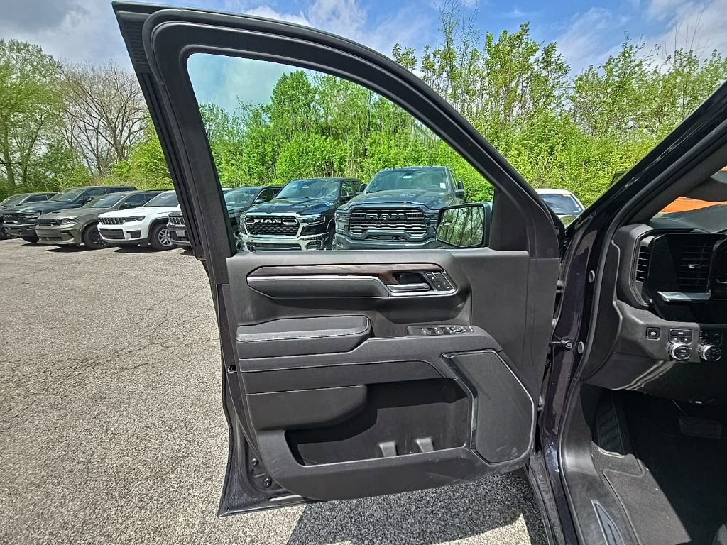 Used 2025 GMC Sierra 1500 SLT image 20