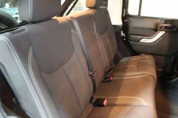 Used 2015 Jeep Wrangler Unlimited Sahara w/ Max Tow Package image 10