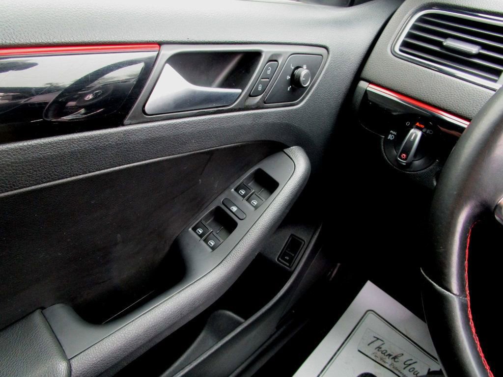 Used 2018 Volkswagen Jetta GLI image 30