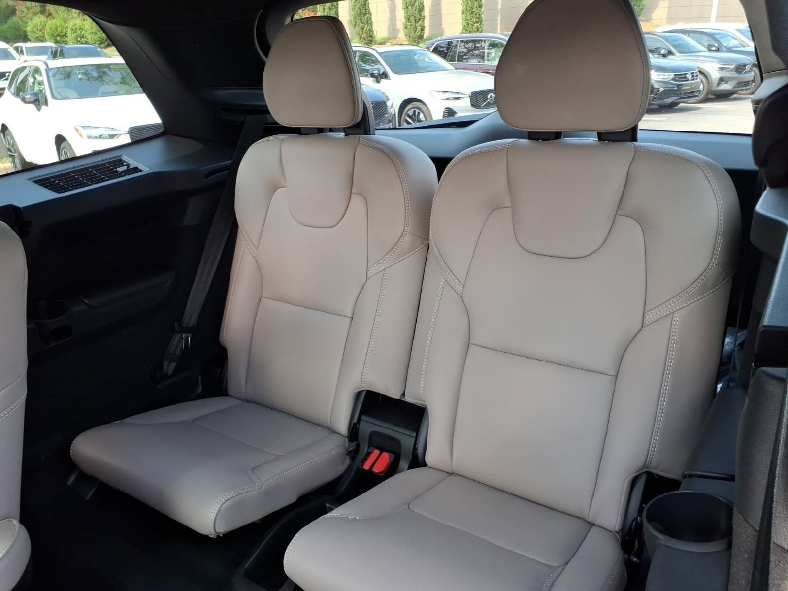 New 2026 Volvo XC90 T8 Ultra w/ Lounge Package AWD/4WD image 7