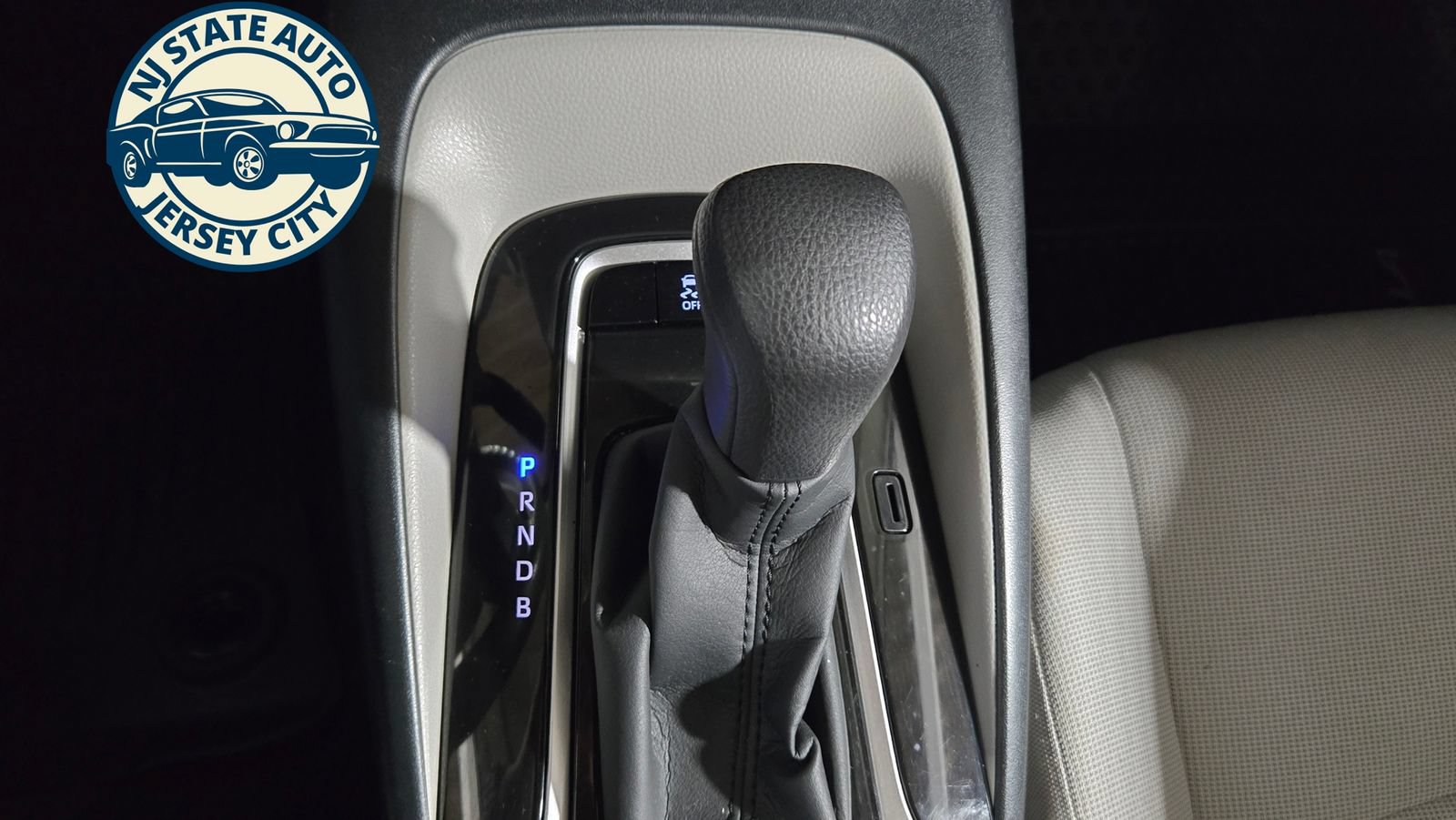 Used 2021 Toyota Corolla LE w/ LE Convenience Package FWD image 16