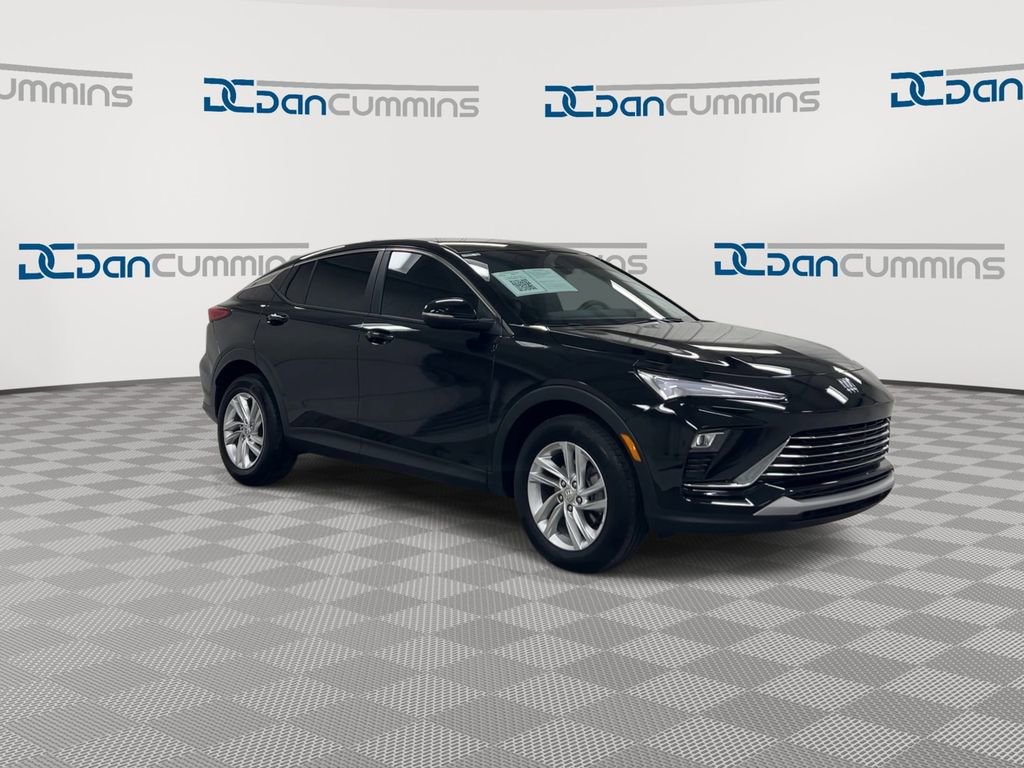 Used 2025 Buick Envista Preferred w/ Convenience II Package image 2