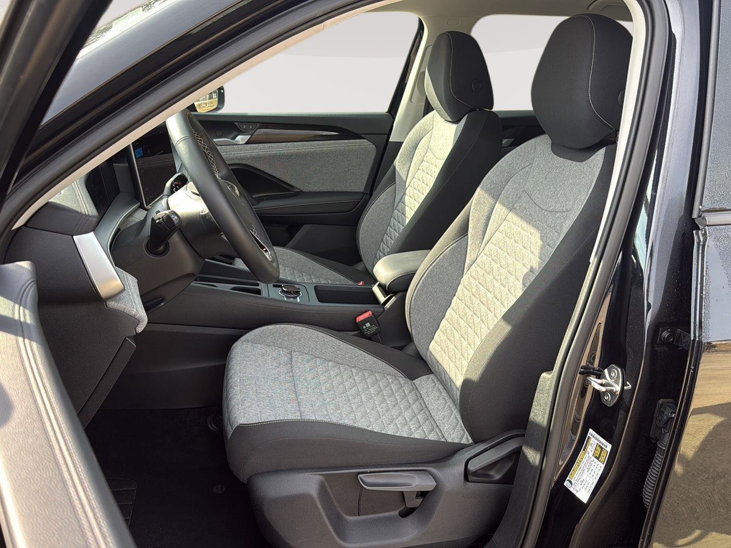 Certified 2025 Volkswagen Tiguan S image 10