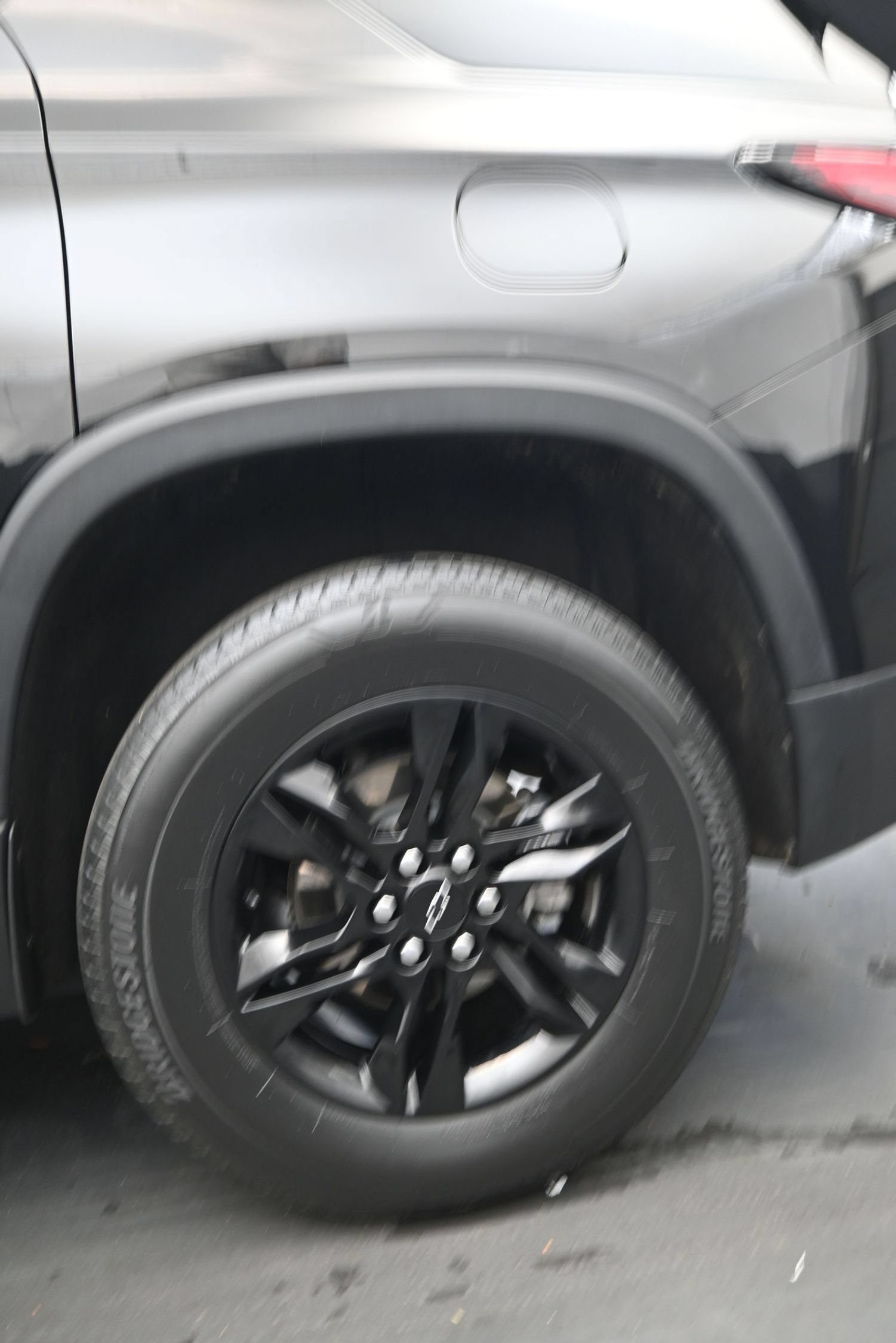 Used 2023 Chevrolet Traverse LT FWD image 16