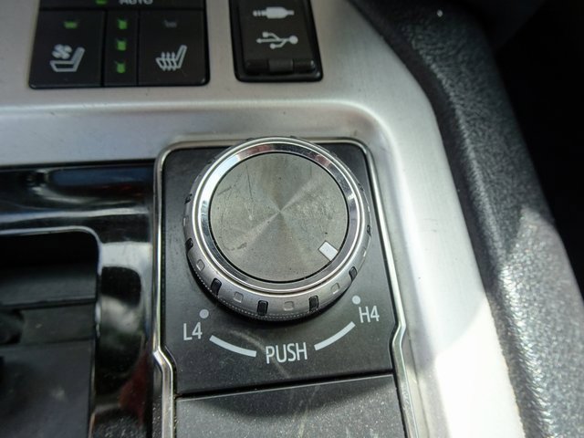 Used 2017 Toyota Land Cruiser image 28