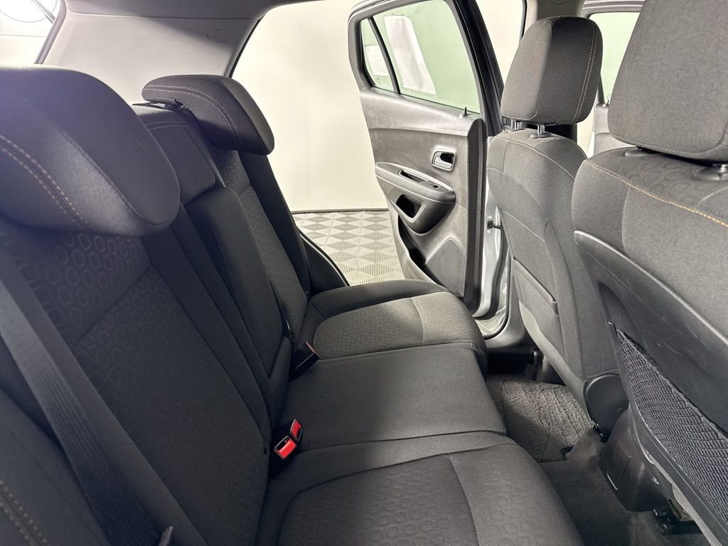 Used 2018 Chevrolet Trax LS image 29