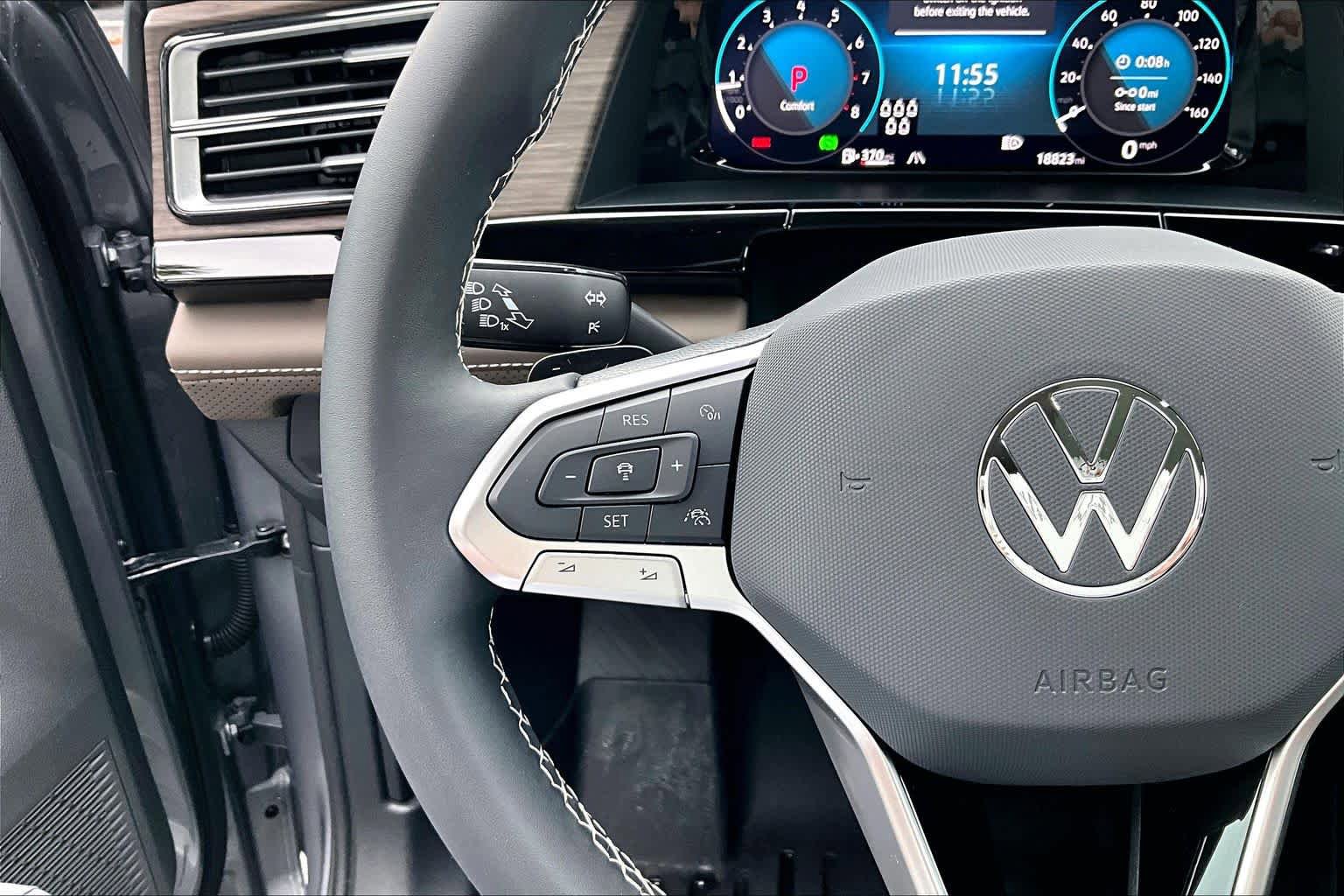 Used 2024 Volkswagen Atlas SEL AWD/4WD image 24