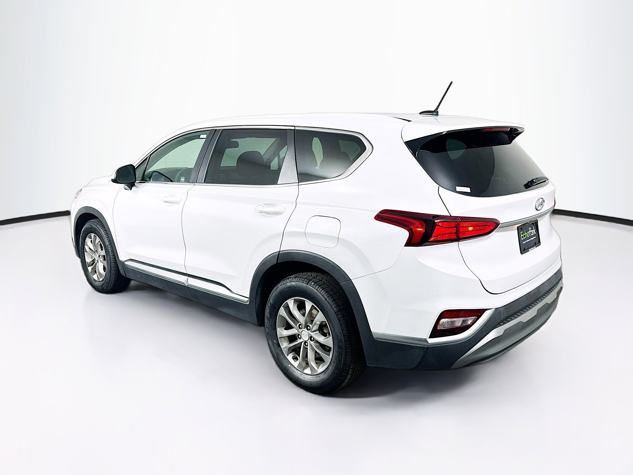 Used 2019 Hyundai Santa Fe SE FWD image 5