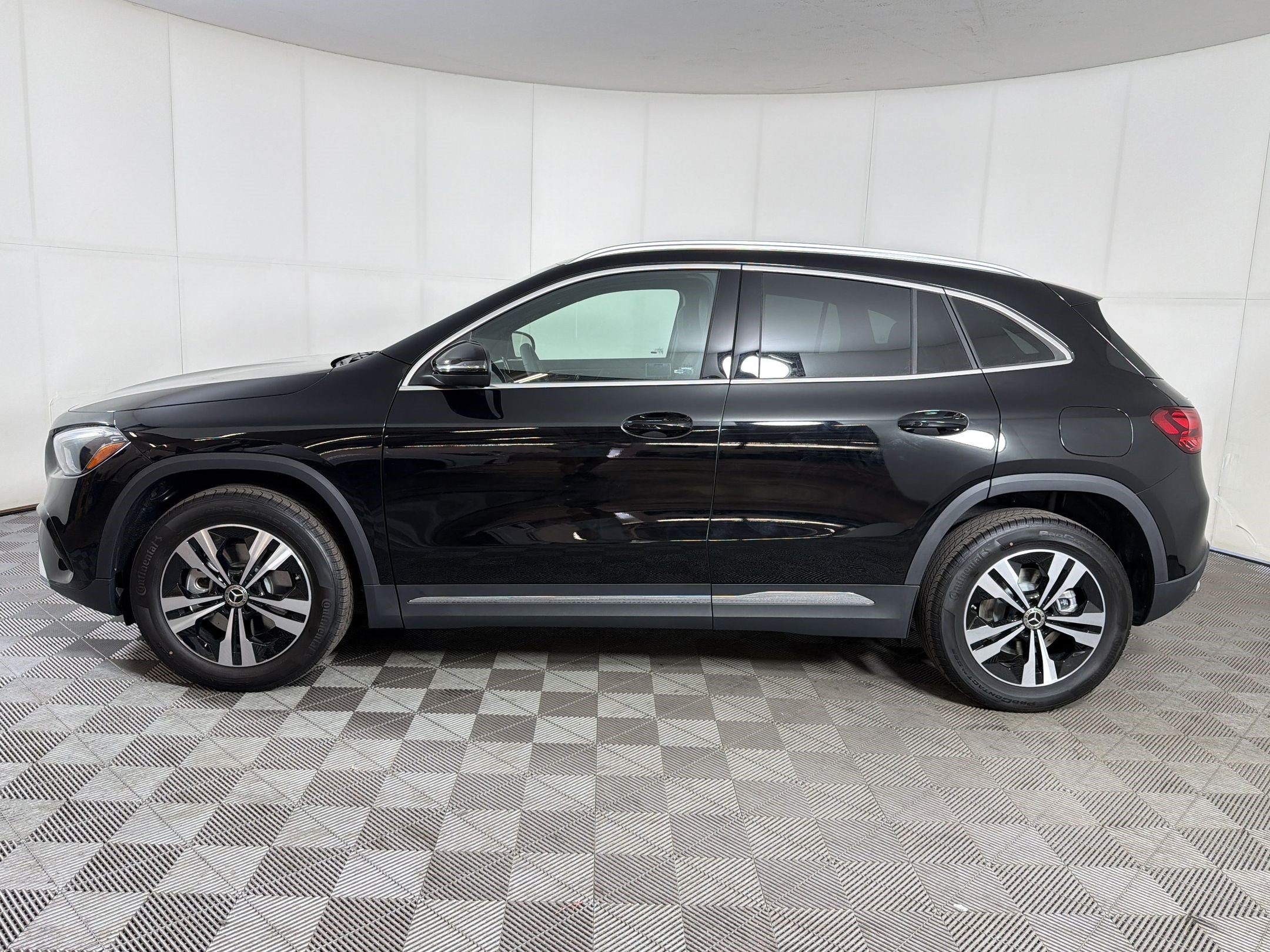 New 2026 Mercedes-Benz GLA 250 4MATIC image 2