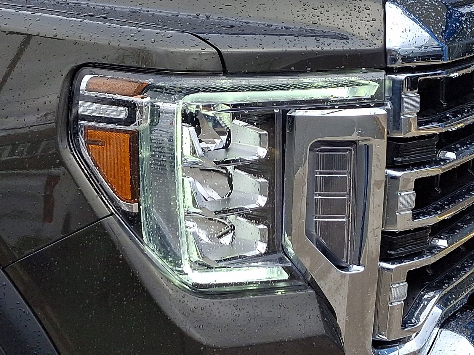 Used 2022 GMC Sierra 2500 SLT w/ SLT Premium Package image 10