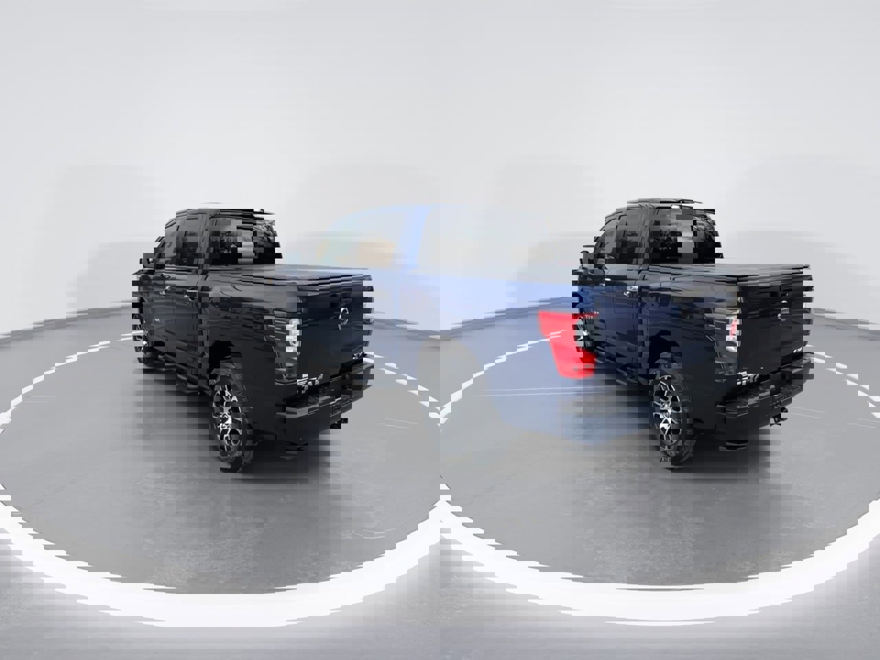 Used 2021 Nissan Titan SV w/ SV Convenience Package image 14