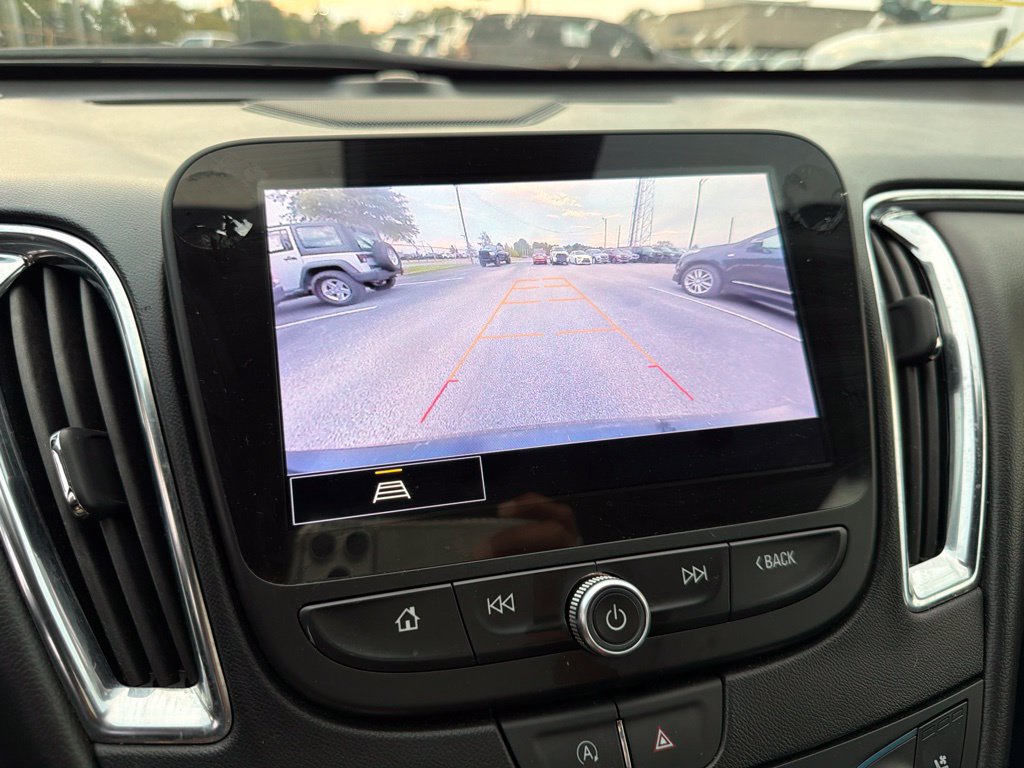Used 2024 Chevrolet Malibu LT FWD image 17