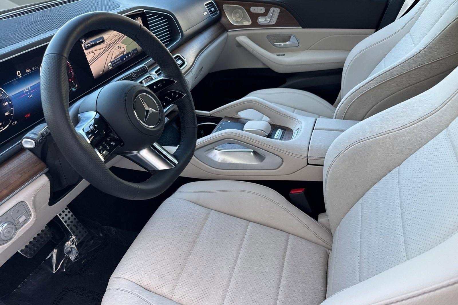 Used 2026 Mercedes-Benz GLS 450 4MATIC image 4