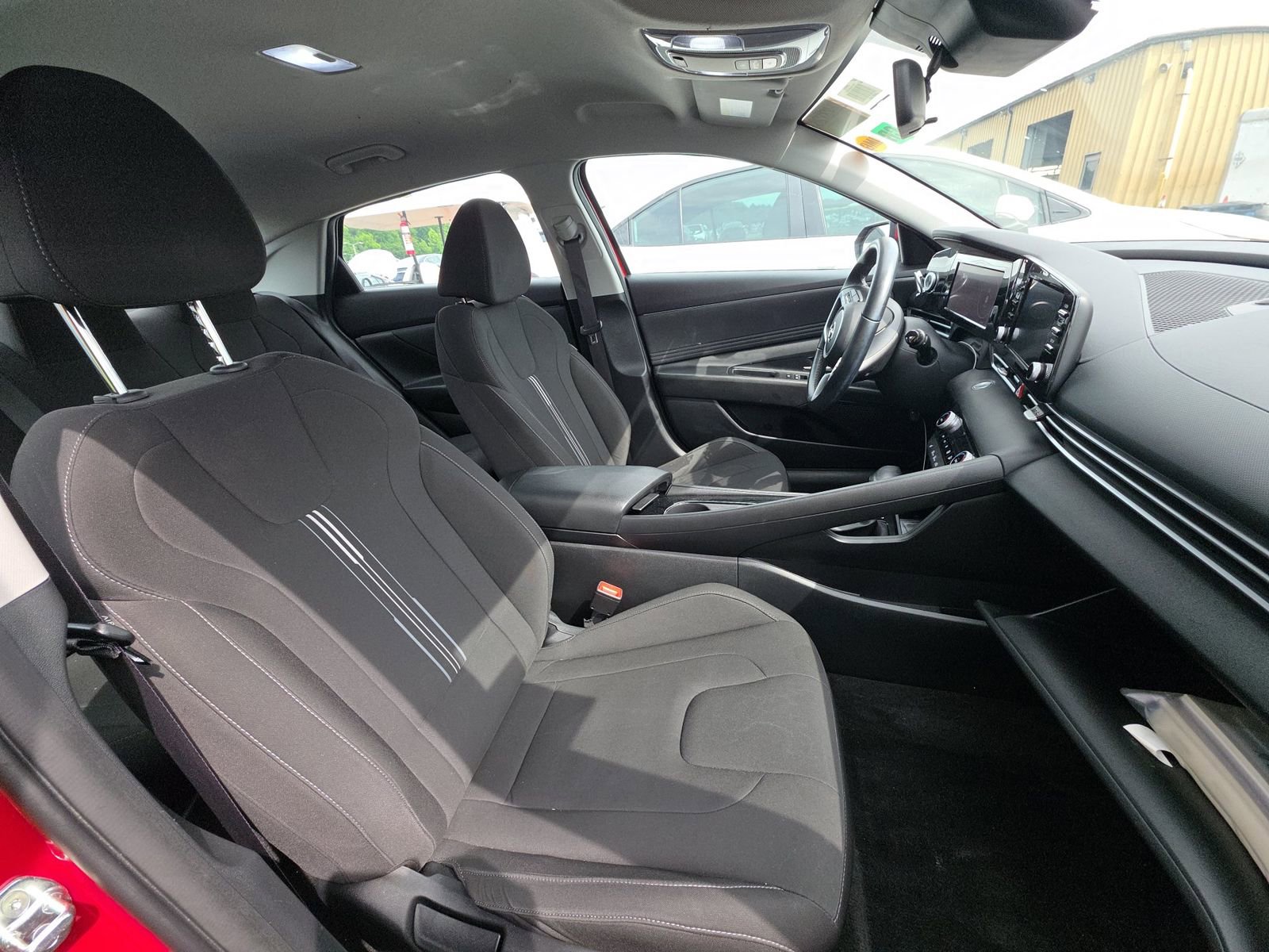 Used 2022 Hyundai Elantra SEL w/ Convenience Package FWD image 10