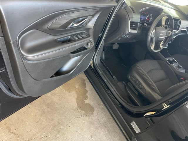 Used 2022 GMC Terrain SLE w/ Driver Convenience Package FWD image 18
