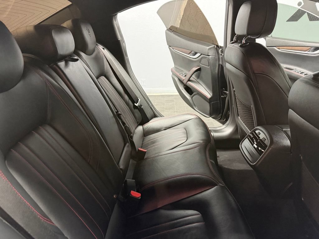 Used 2021 Maserati Ghibli S RWD image 45