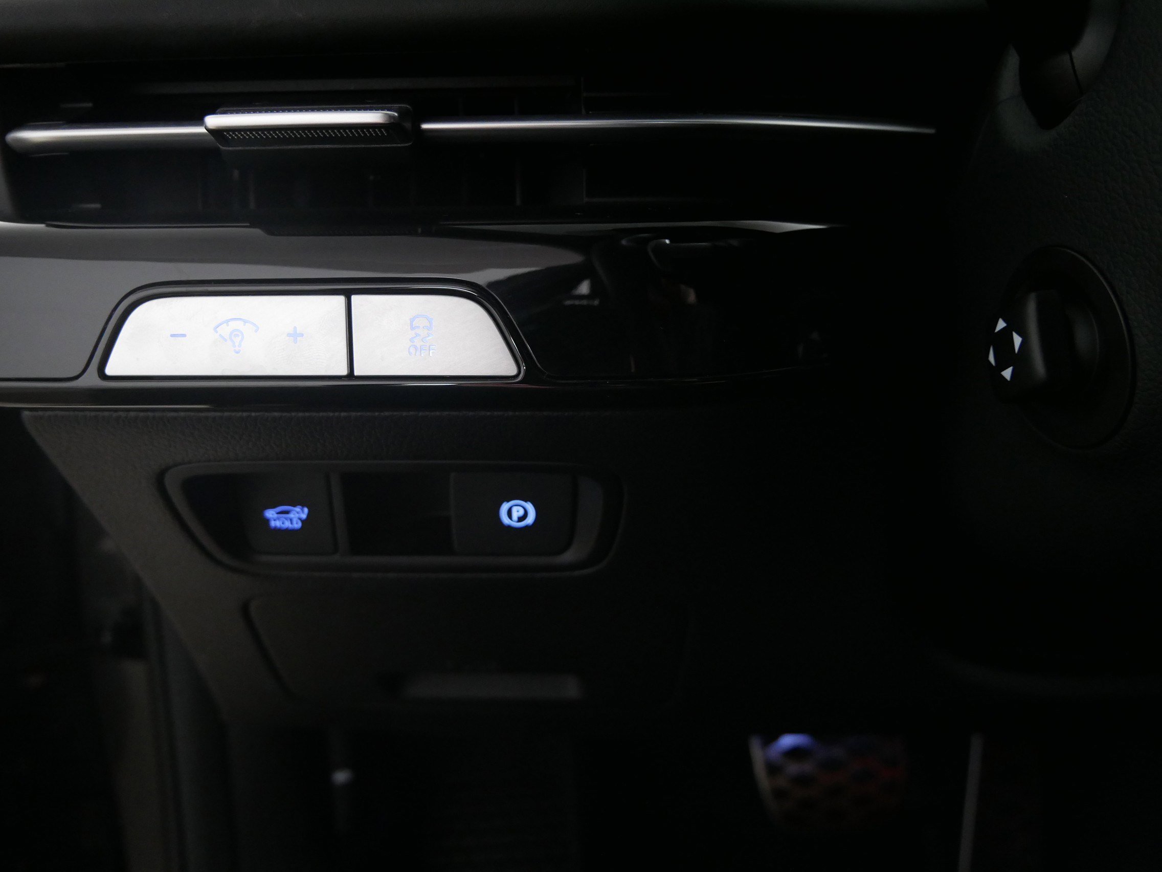 Certified 2025 Genesis G80 2.5T Sport Prestige image 26