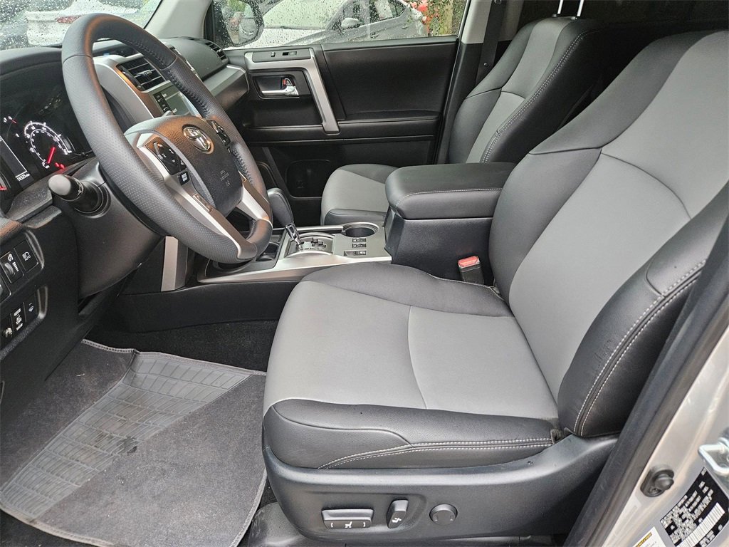 Used 2022 Toyota 4Runner SR5 Premium image 17