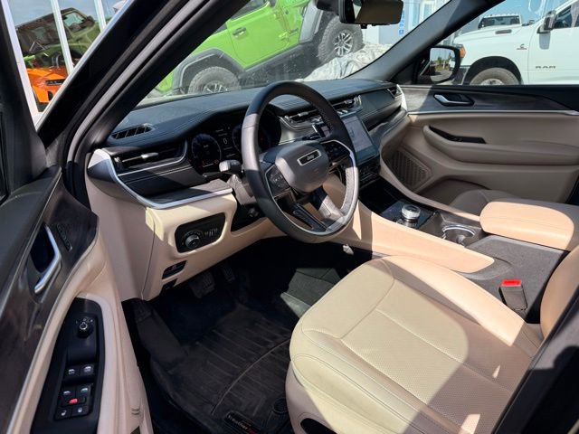Used 2023 Jeep Grand Cherokee L Limited w/ Luxury Tech Group II AWD/4WD image 6