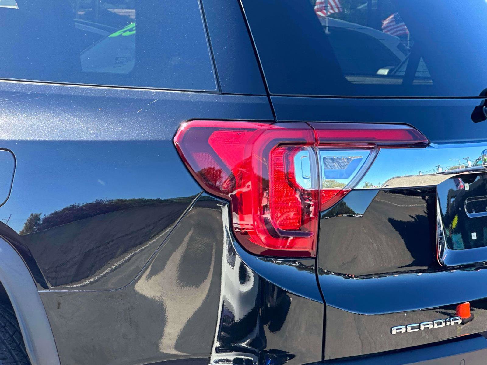 Used 2022 GMC Acadia SLT w/ Technology Package image 8