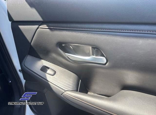 Used 2023 Nissan Sentra SR w/ Electronics Package image 17