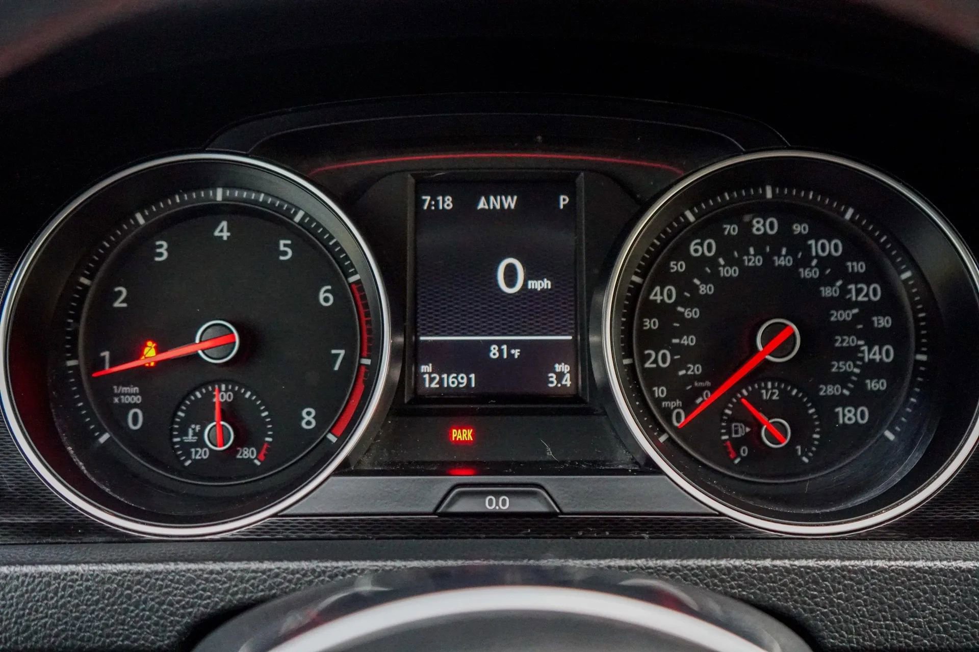 Used 2015 Volkswagen Golf 4-Door image 25