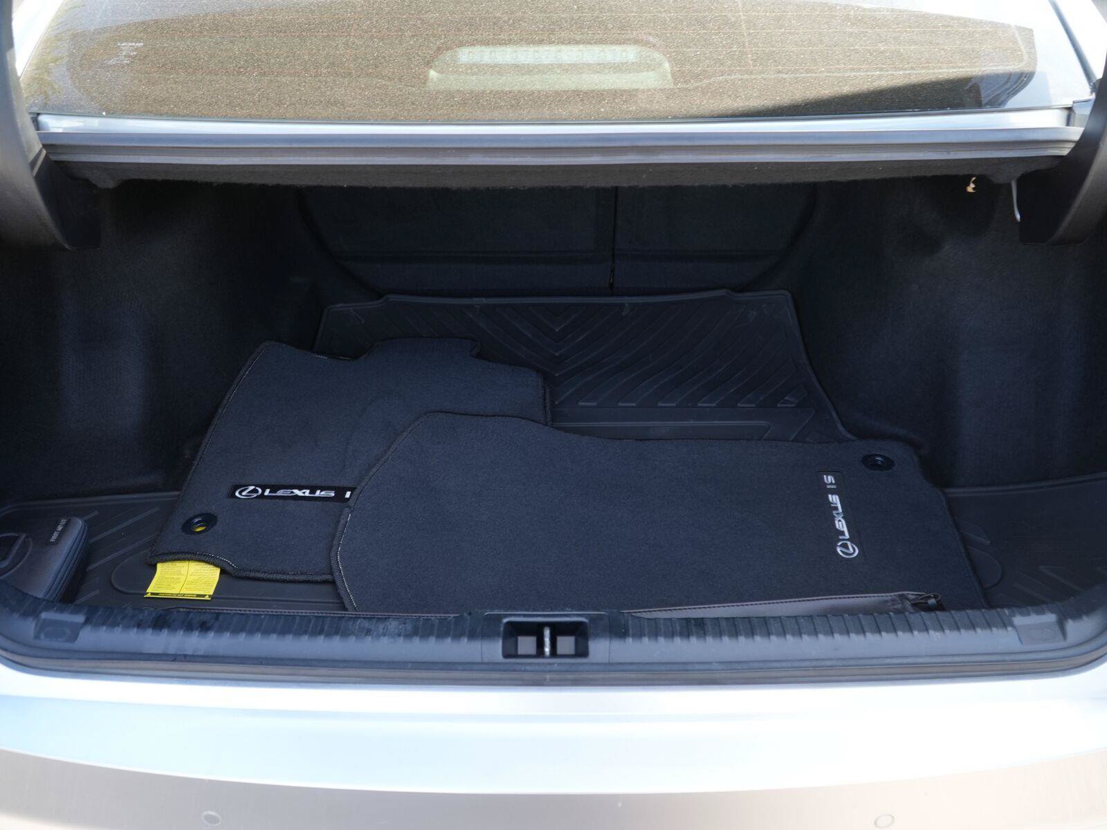 Used 2023 Lexus IS 300 w/ Comfort Package RWD image 14
