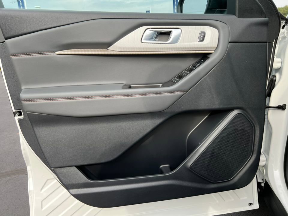 Used 2026 Ford Explorer Active w/ Active Comfort Package image 16