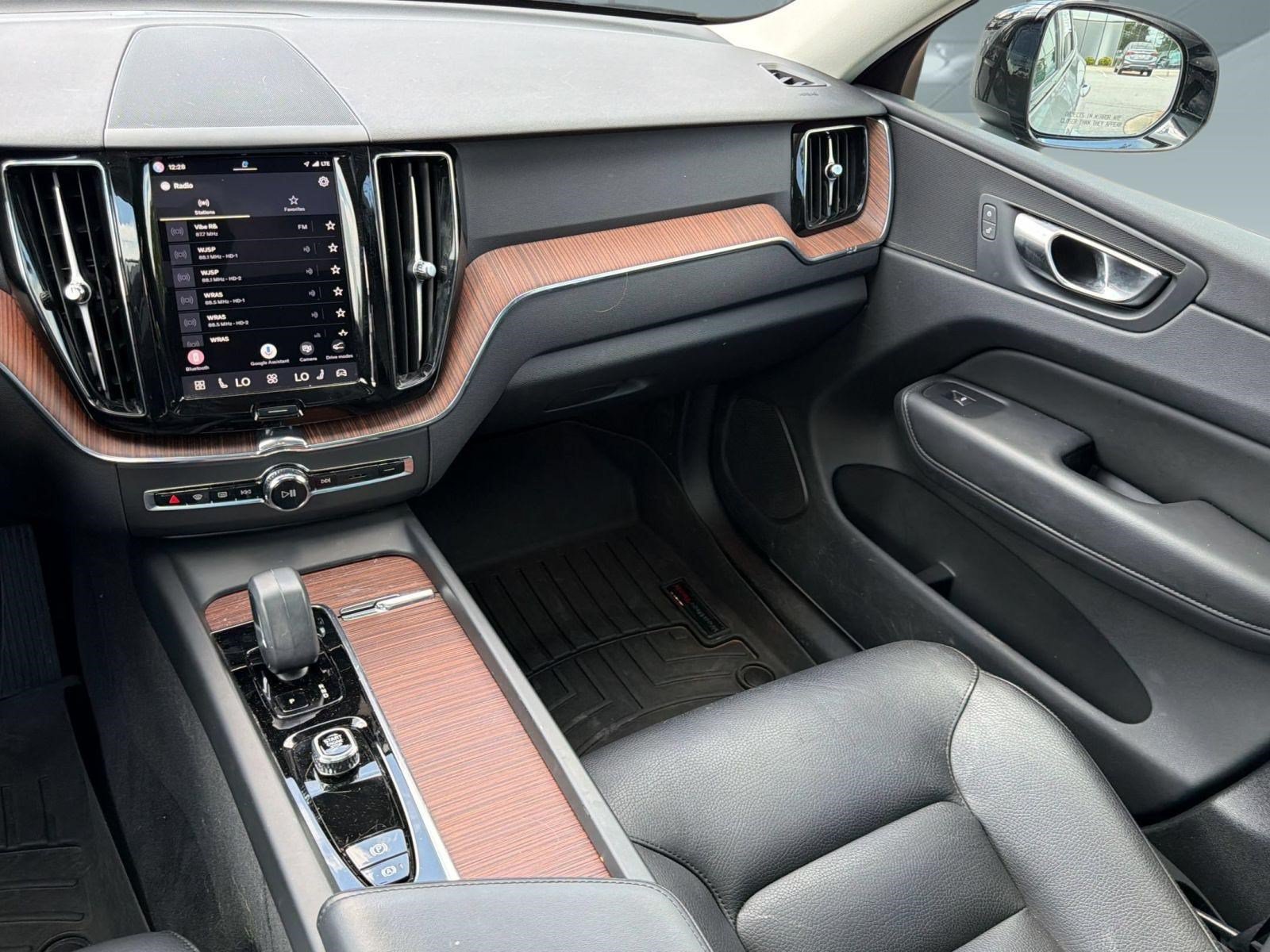 Certified 2024 Volvo XC60 B5 Plus AWD/4WD image 27