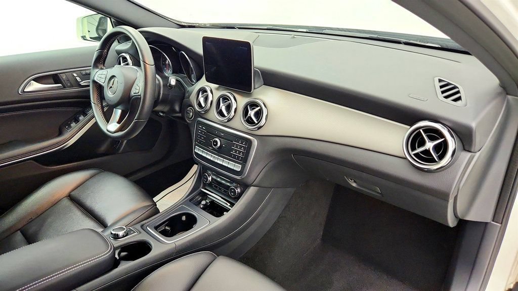 Used 2018 Mercedes-Benz GLA 250 4MATIC image 23