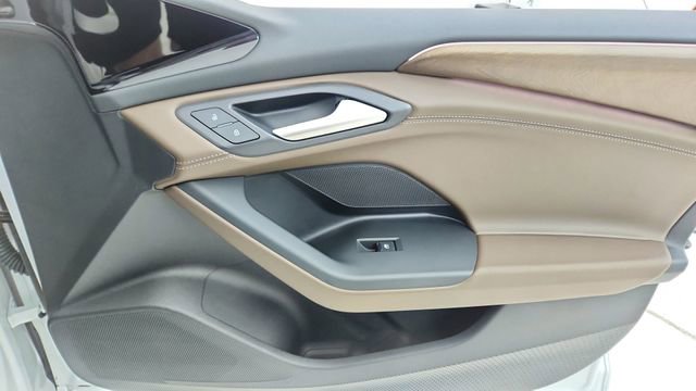 Used 2025 Audi A6 e-tron Premium w/ Convenience Package image 23