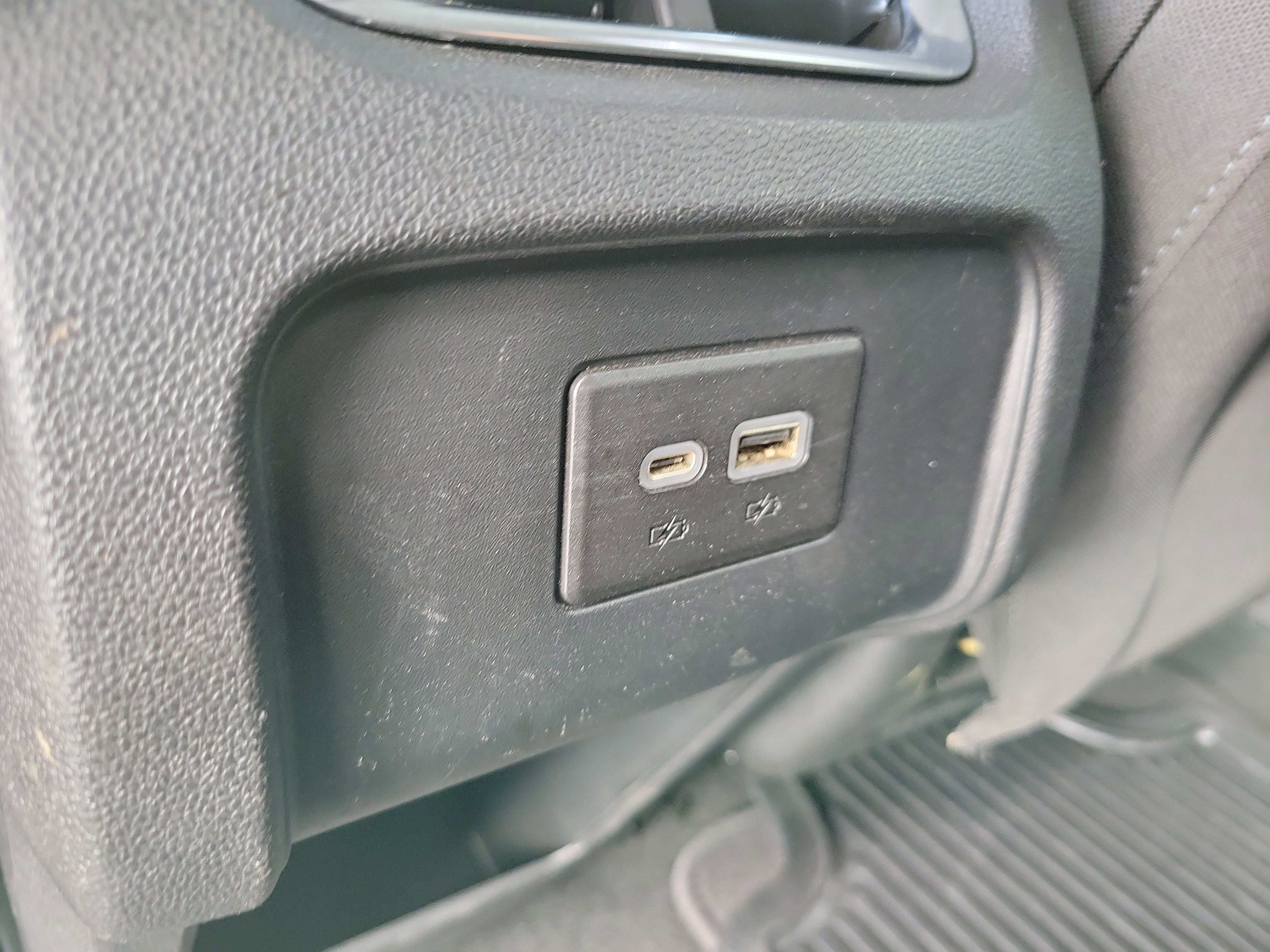 Used 2020 Chevrolet Blazer LT image 19