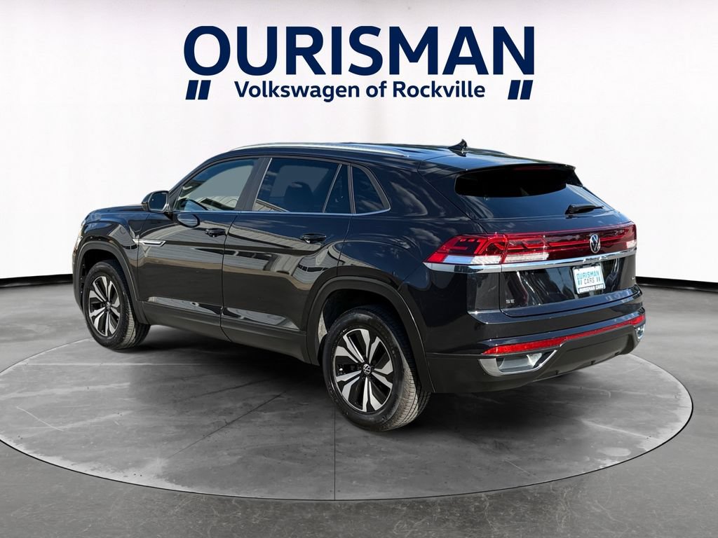 Used 2024 Volkswagen Atlas Cross Sport SE AWD/4WD image 4