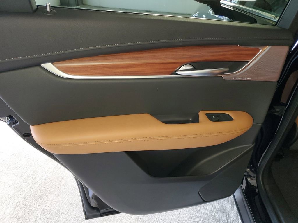 New 2025 Cadillac XT5 Premium Luxury image 9