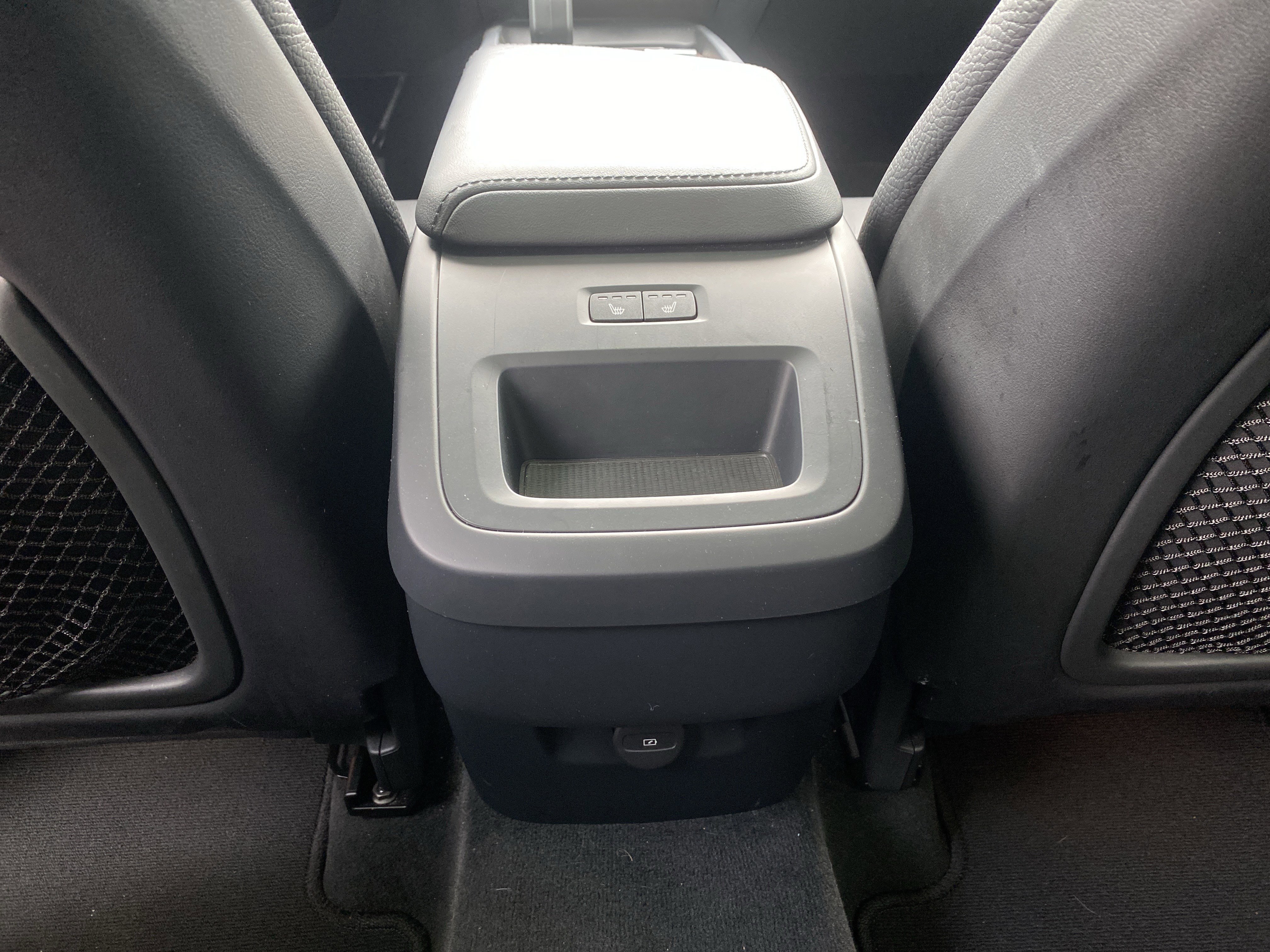 Used 2024 Volvo XC60 B5 Plus image 24