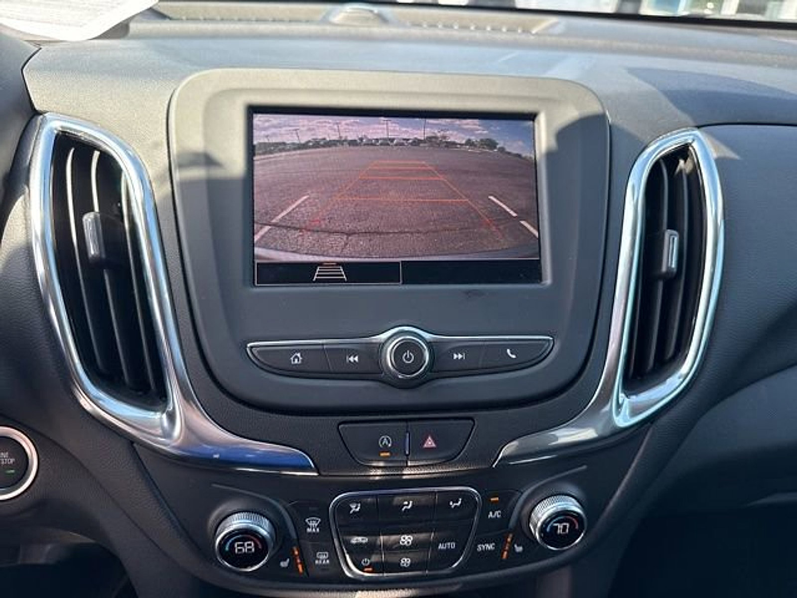 Used 2024 Chevrolet Equinox LT FWD image 16
