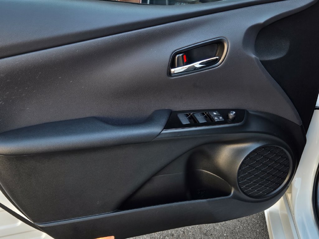 Used 2022 Toyota Prius Prime XLE FWD image 11