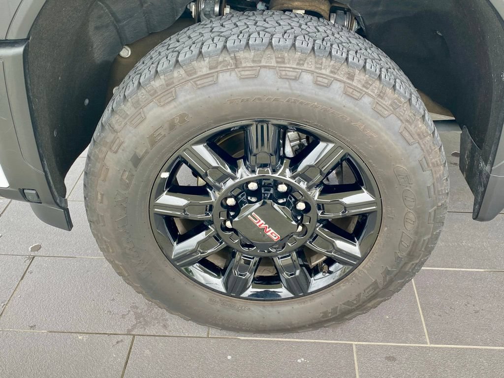 Used 2025 GMC Sierra 2500 AT4 AWD/4WD image 11