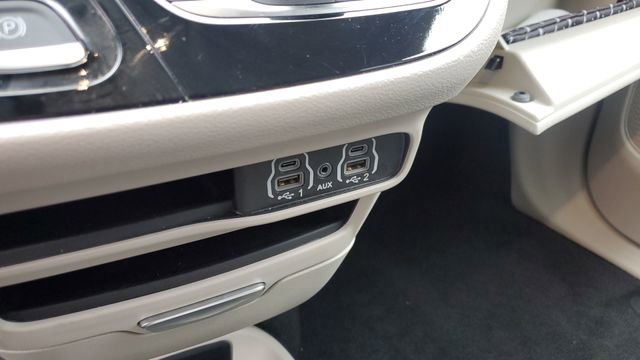 Certified 2024 Chrysler Pacifica Touring-L image 18