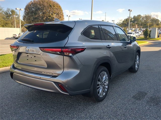 New 2026 Toyota Highlander Platinum image 4